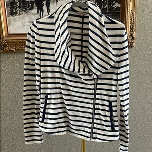 Gap Striped Navy and White Women's Sweater jacket size medium
